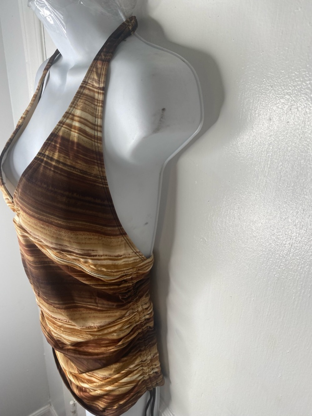 La Blanca NWT Brown and Cream Striped Halter Bathingsuit Bikini Top - Picture 4 of 7